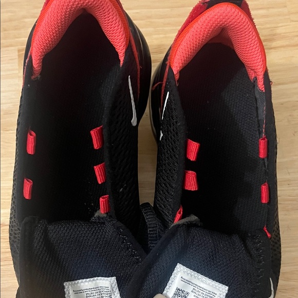 Nike Kids Sneakers - Black and Red - Picture 9 of 10